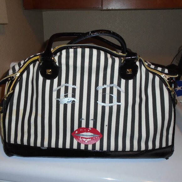 BETSEY JOHNSON MARILYN MONROE DIAMOND GIRL WINK BETSEYVILLE DOG PET CARRIER BAG - Picture 1 of 16